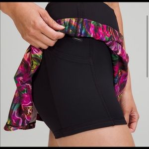 Lululemon RARE Pace Rival Skirt Hyper Flow Pink and Black size 12